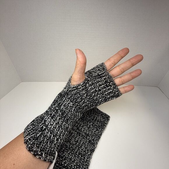 Rebecca Minkoff Knit Arm Warmer Winter Black White Marled Fingerless Gloves New - Picture 3 of 6
